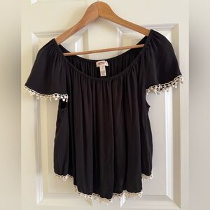 Arizona Jean Company Black Blouse with White Trim